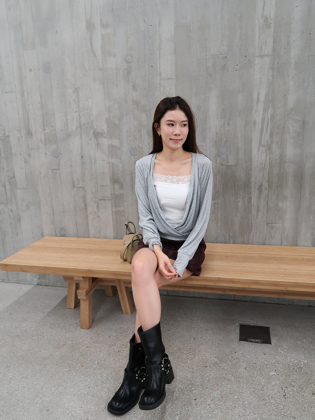 Big v neck thin top