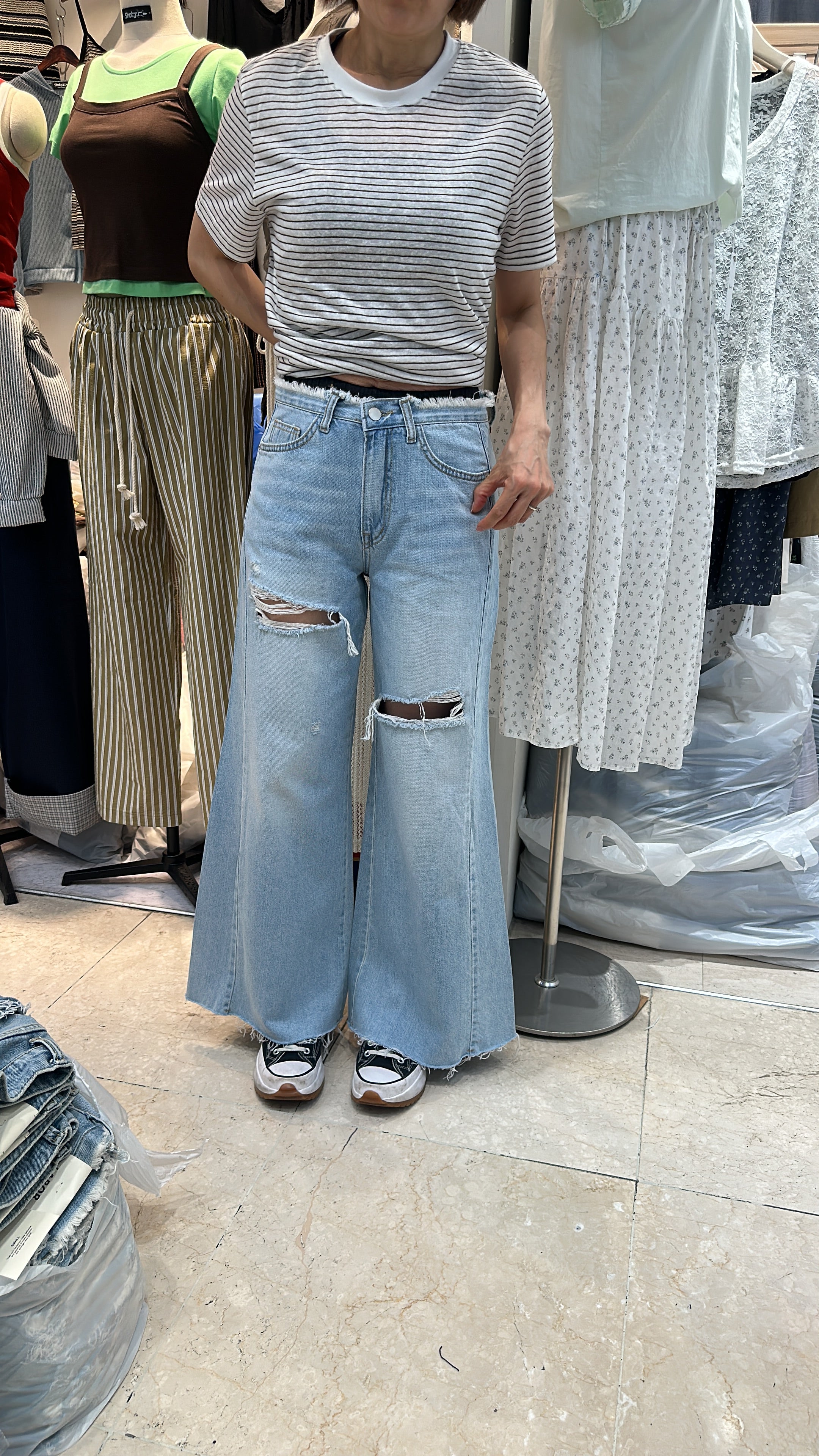 No.440 Holes A Denim Jeans