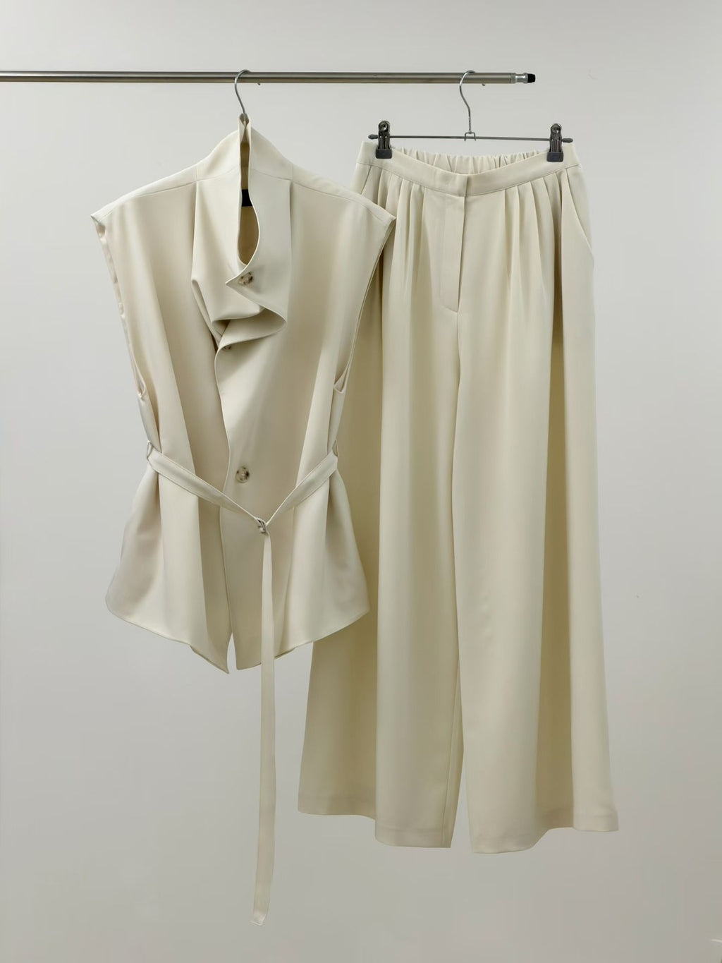 Thin Layer Blazer Vest