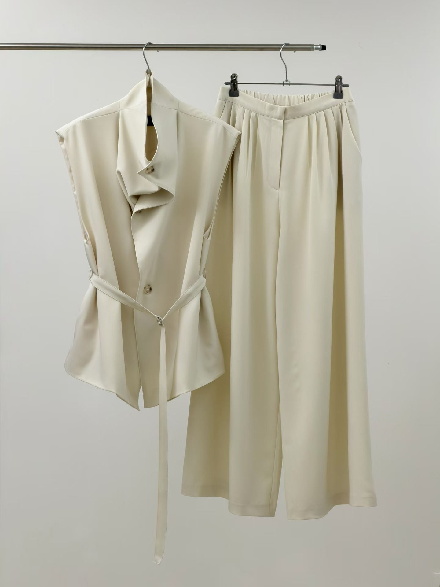 Thin Layer Blazer Vest