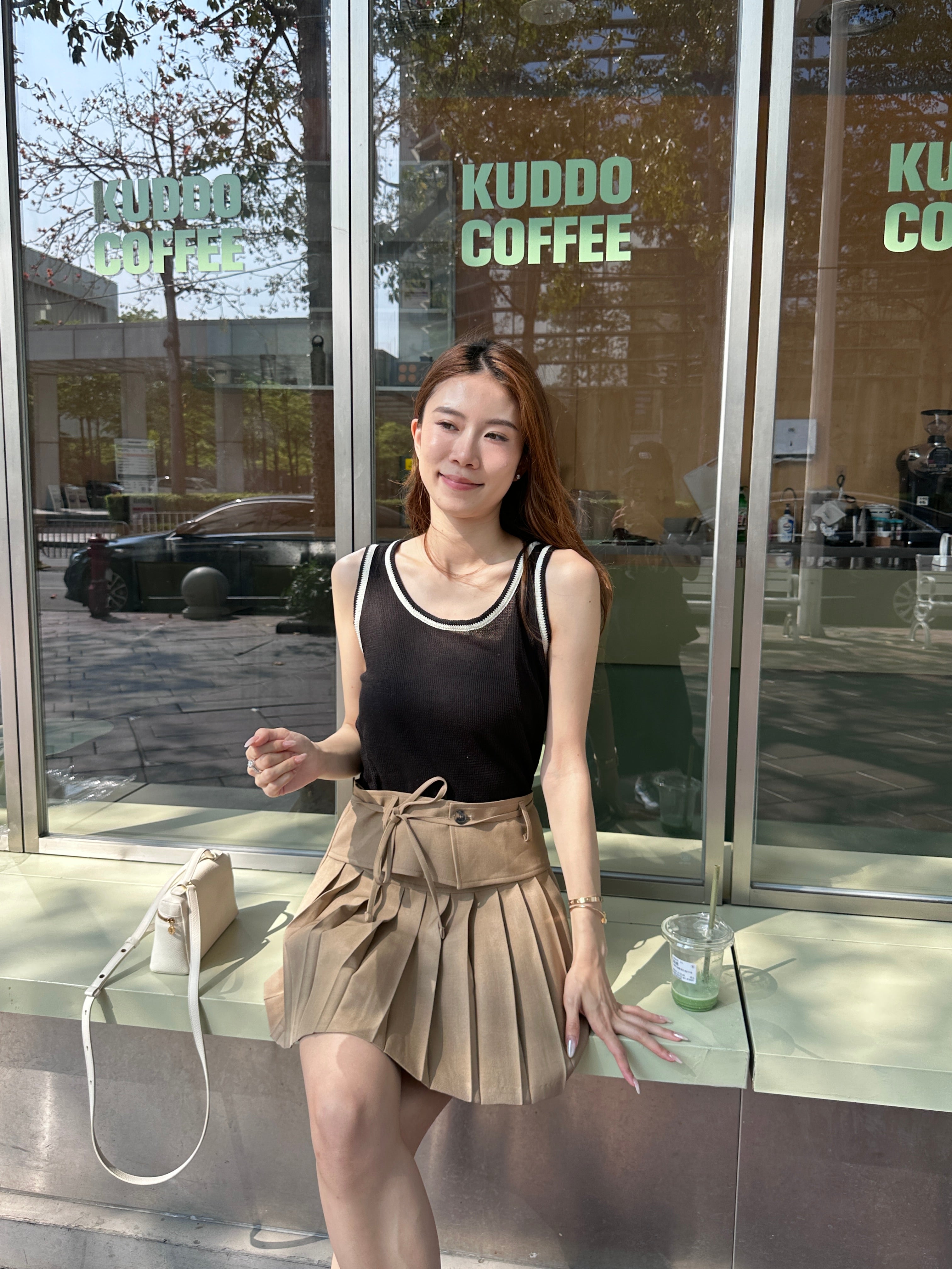 Outlined Knitted Tank Top