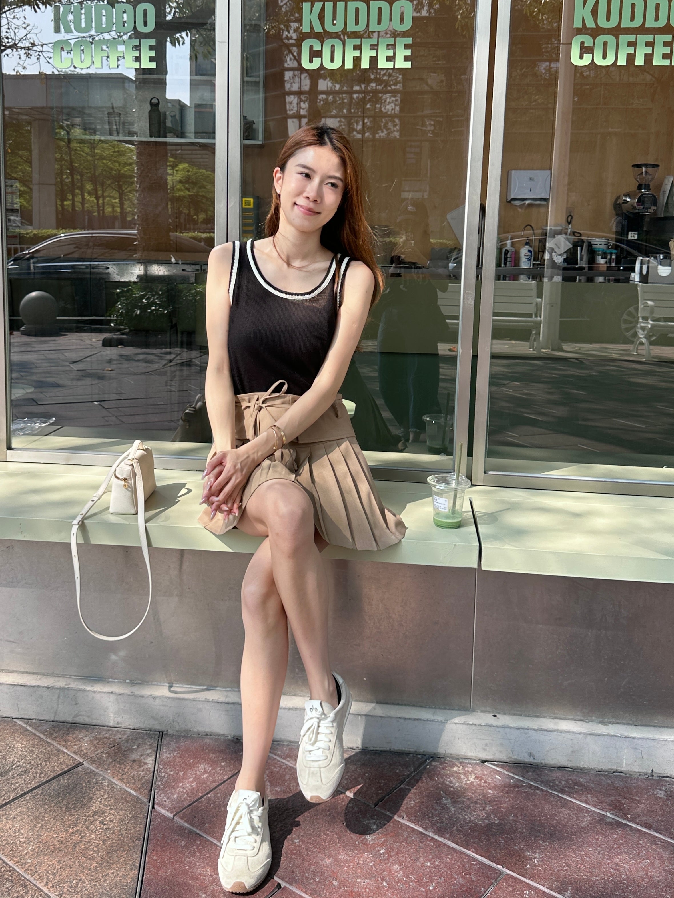 Outlined Knitted Tank Top