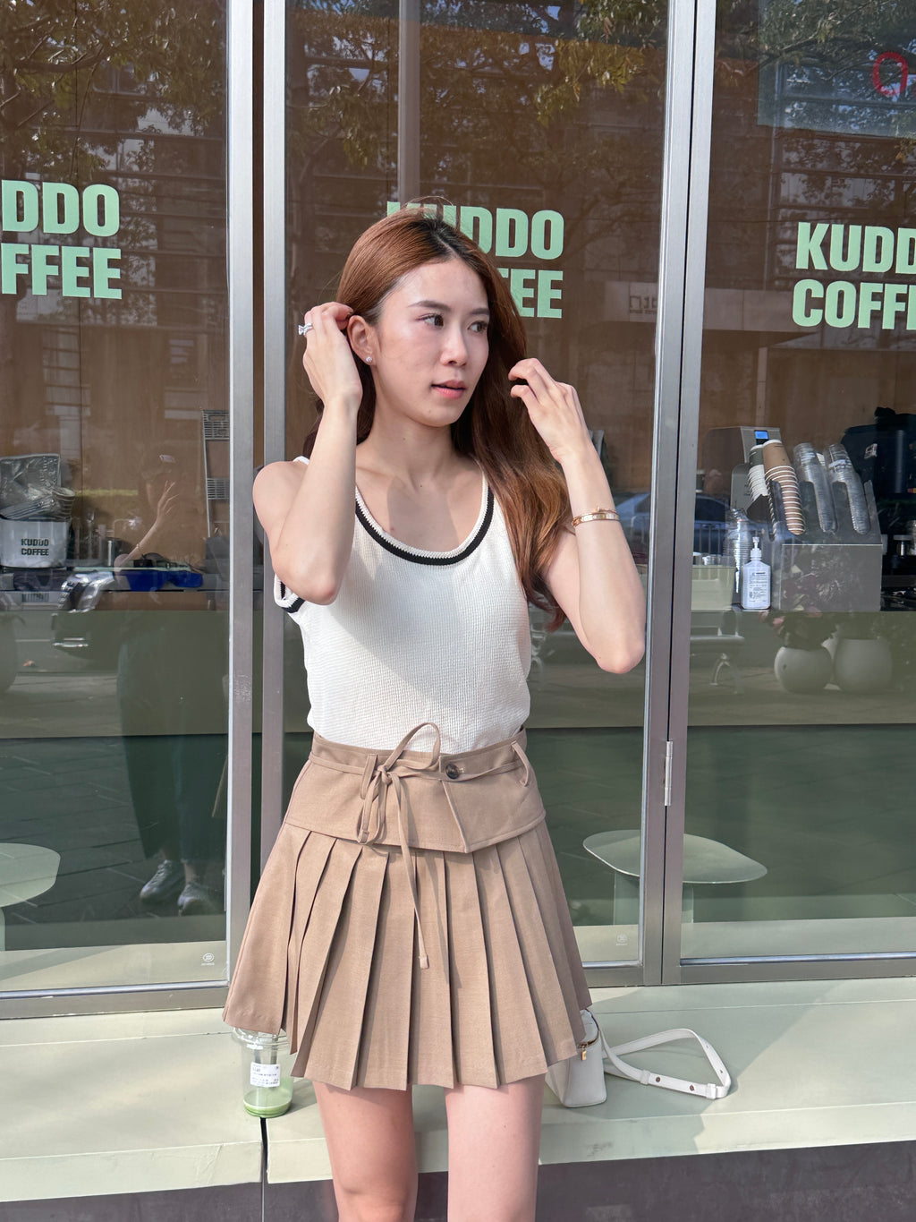 Outlined Knitted Tank Top