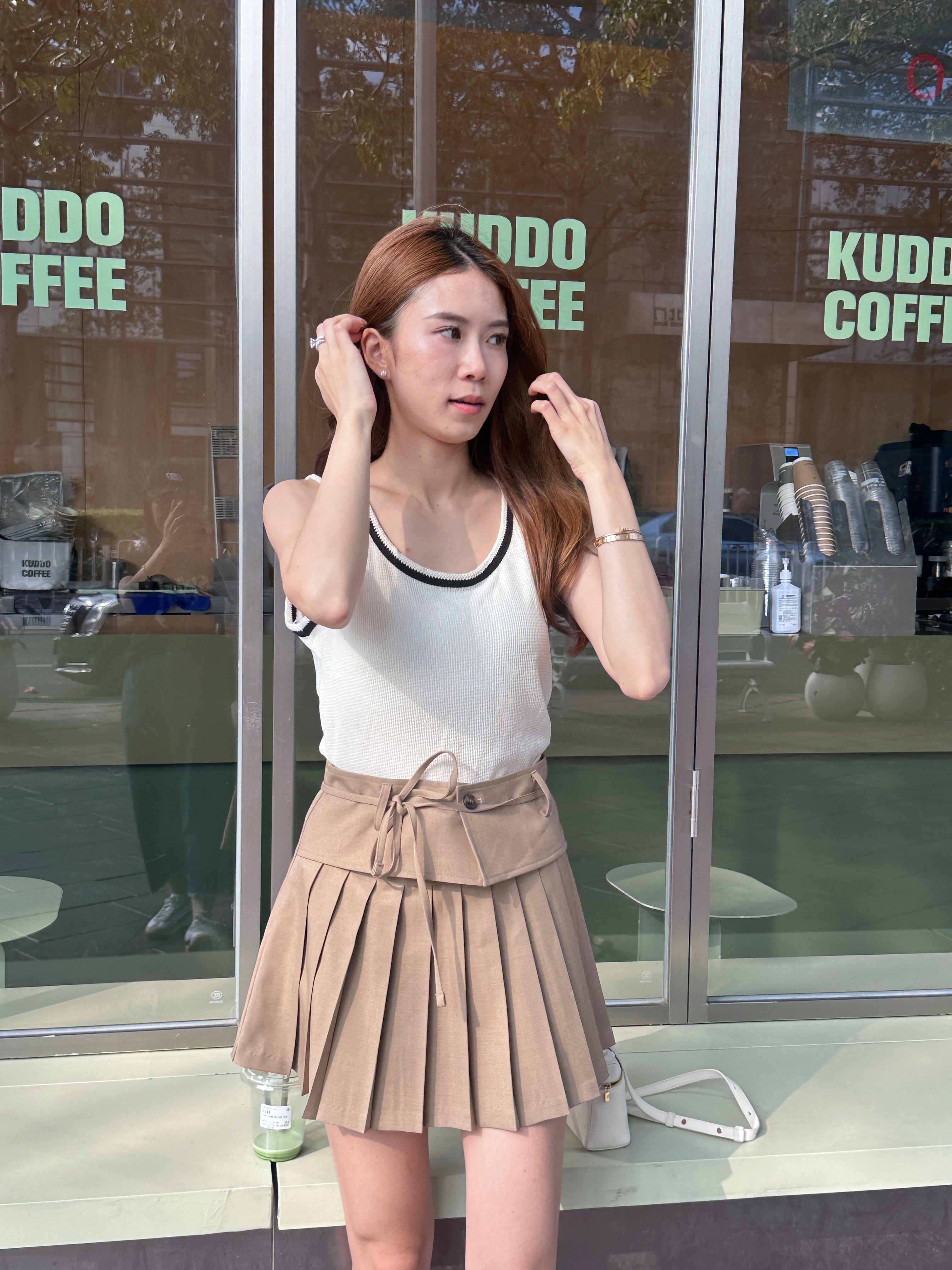 Outlined Knitted Tank Top