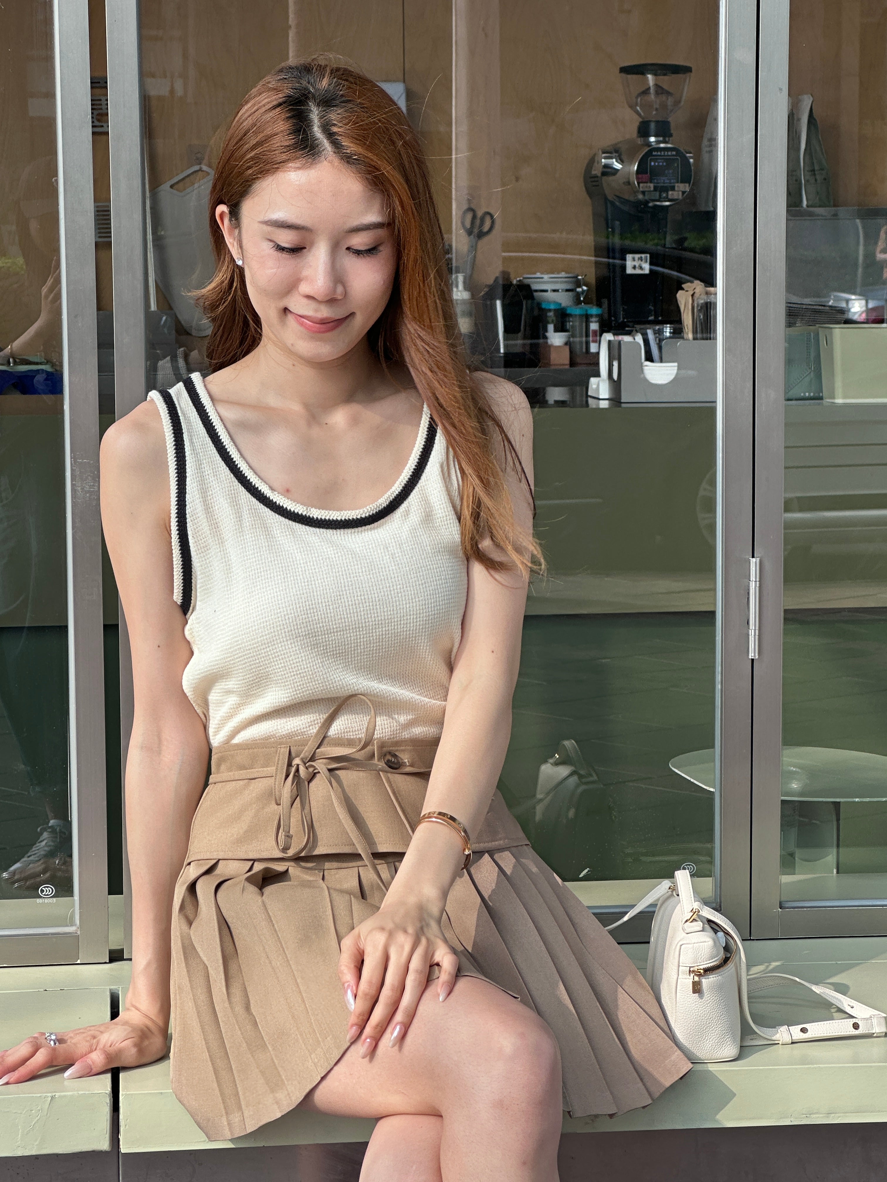 Outlined Knitted Tank Top