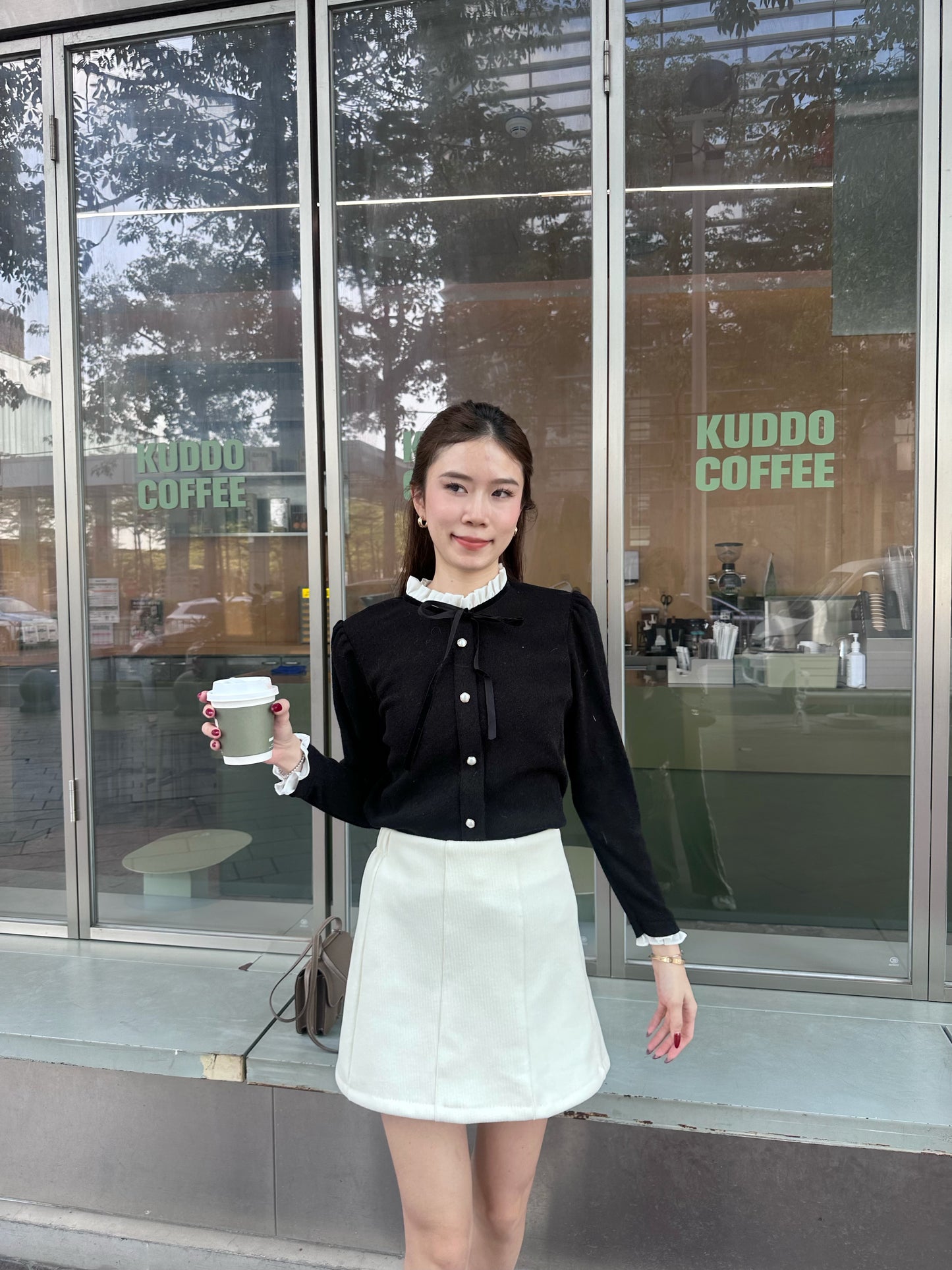 Ribbon Tied Lace Long Sleeves Top