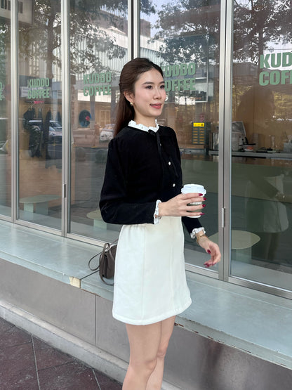 Ribbon Tied Lace Long Sleeves Top