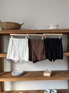 Linen Outlined Shorts with Belt