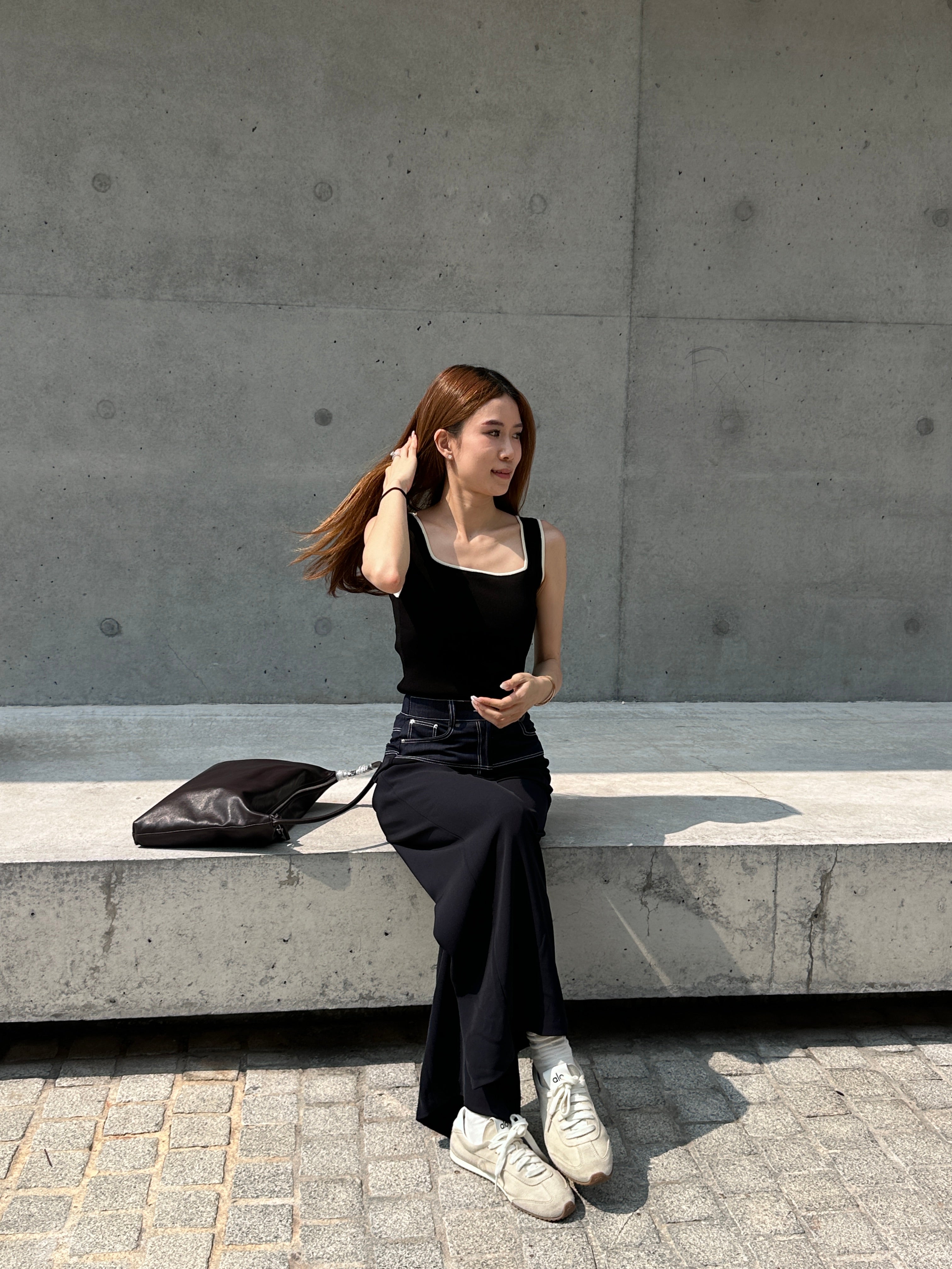 Outlined Flexible Tank Top