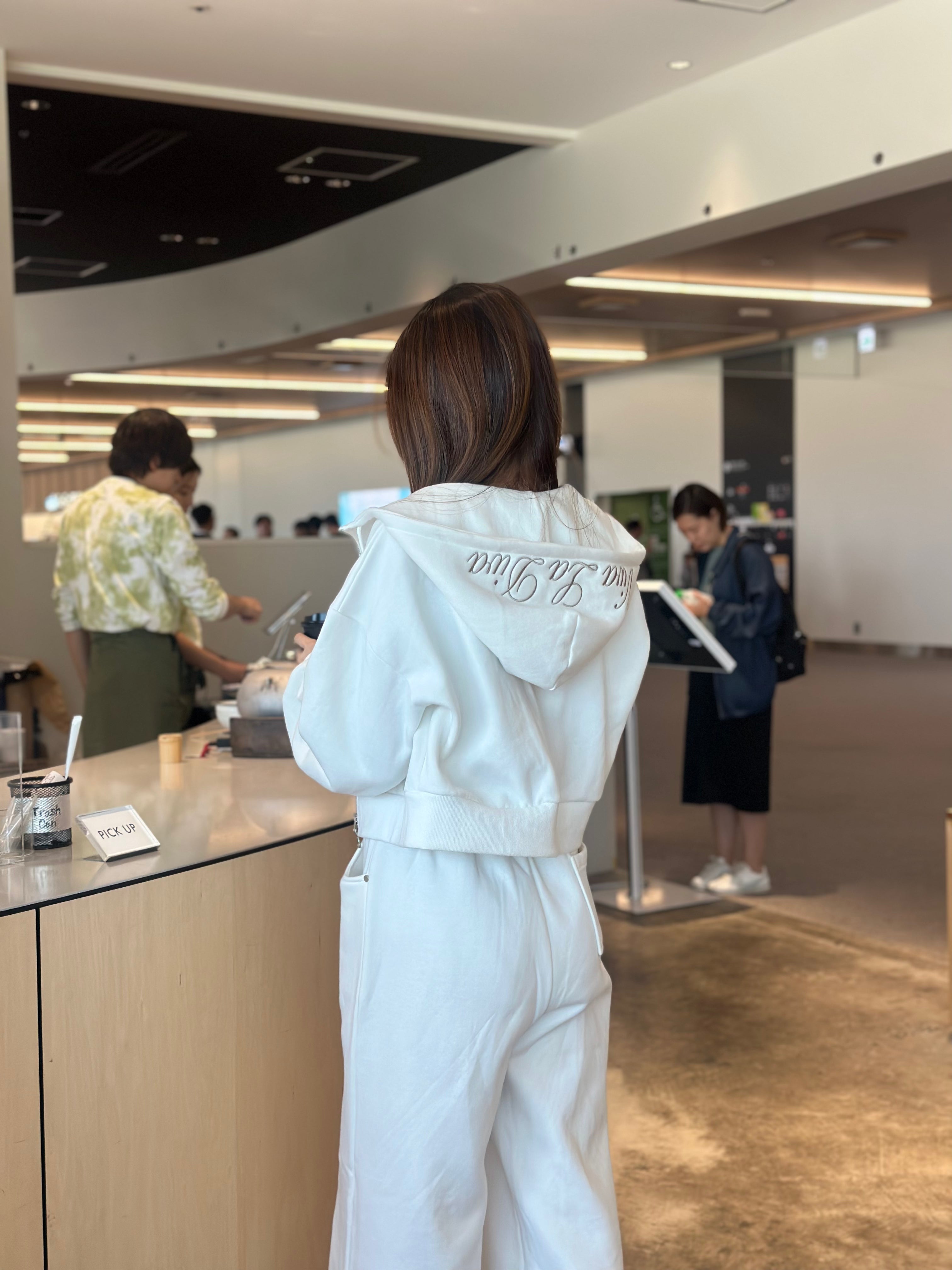 Diva Sporty Causal Set