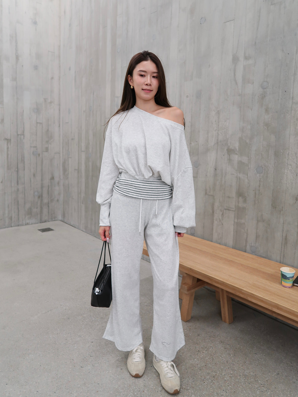 One Side Off Lined Causal Set