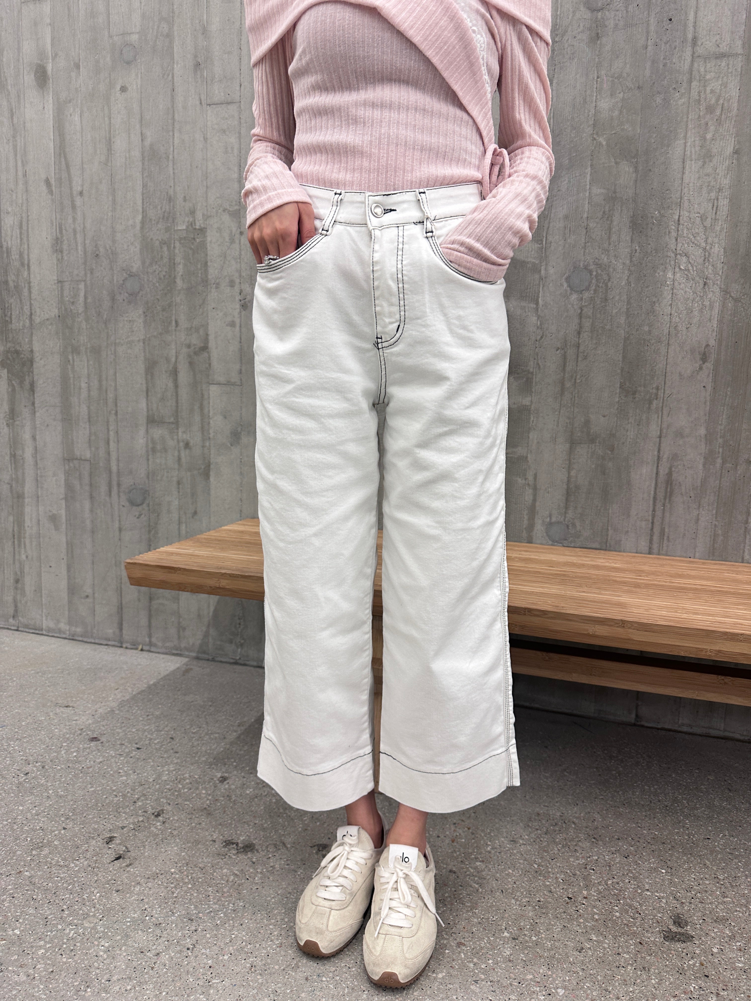 Summer Outlined White Jeans