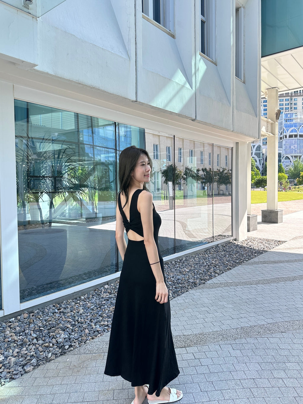 Ribbon Knot at Back Maxi Dress (with pads)