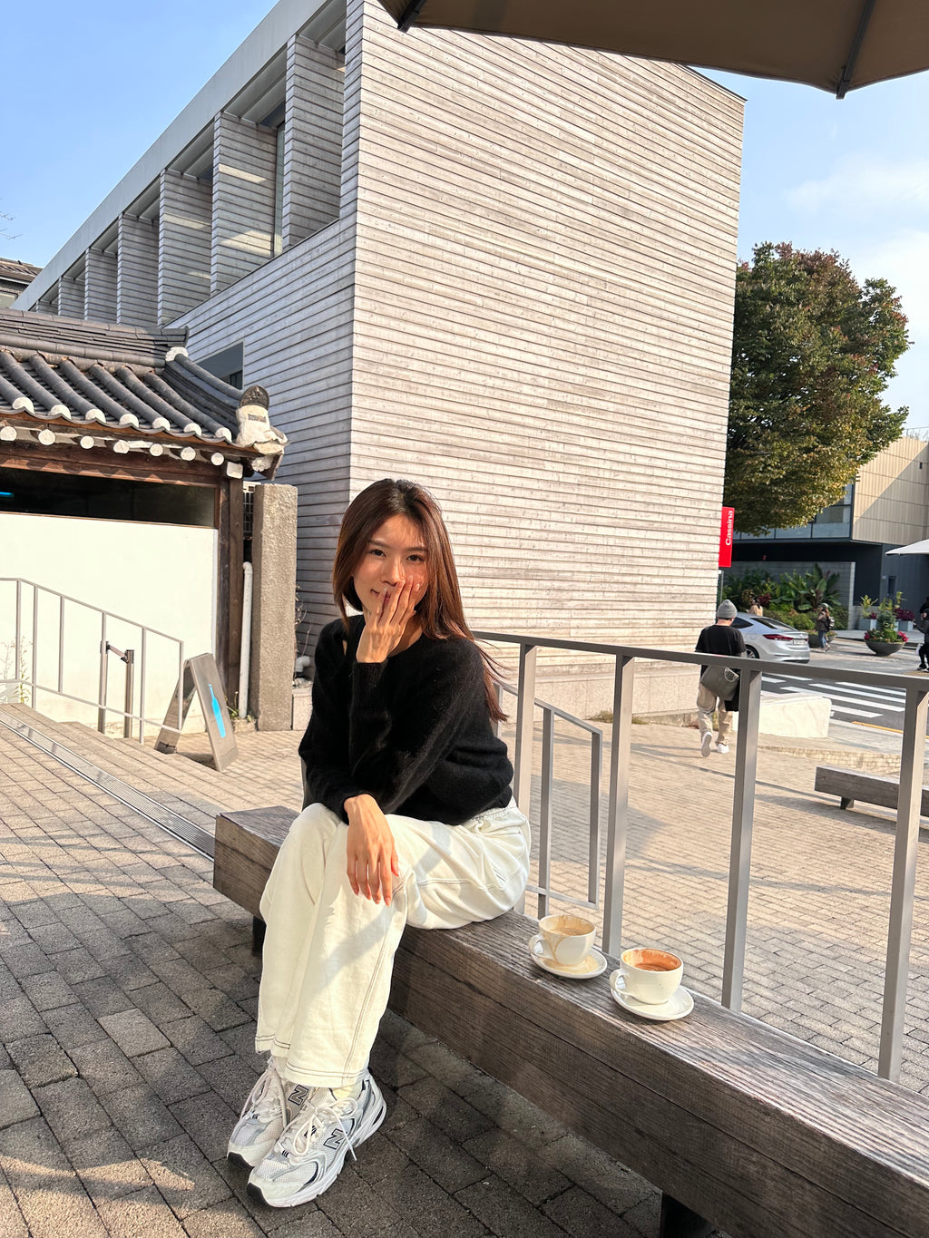 Holes on Shoulder Long Sleeves Sweater