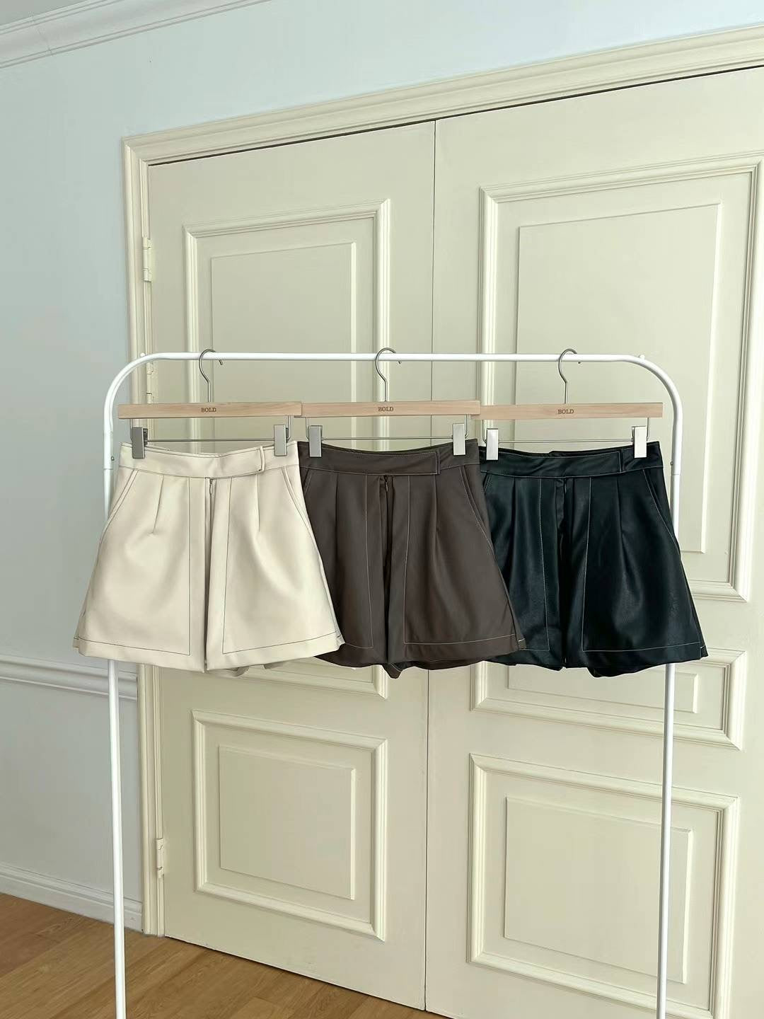 Slit Leather Skirt Shorts