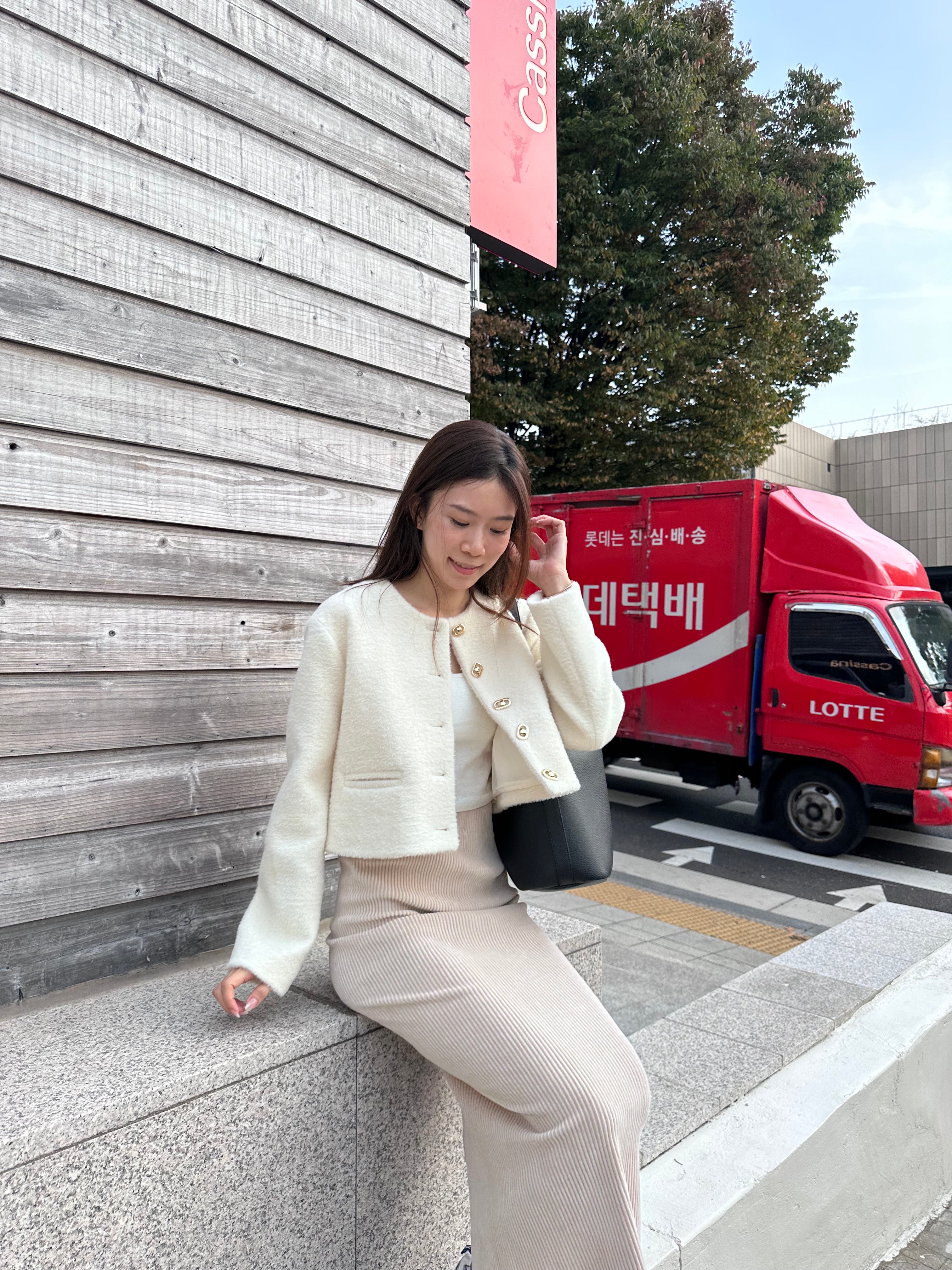 Special Button Fluffy Jacket
