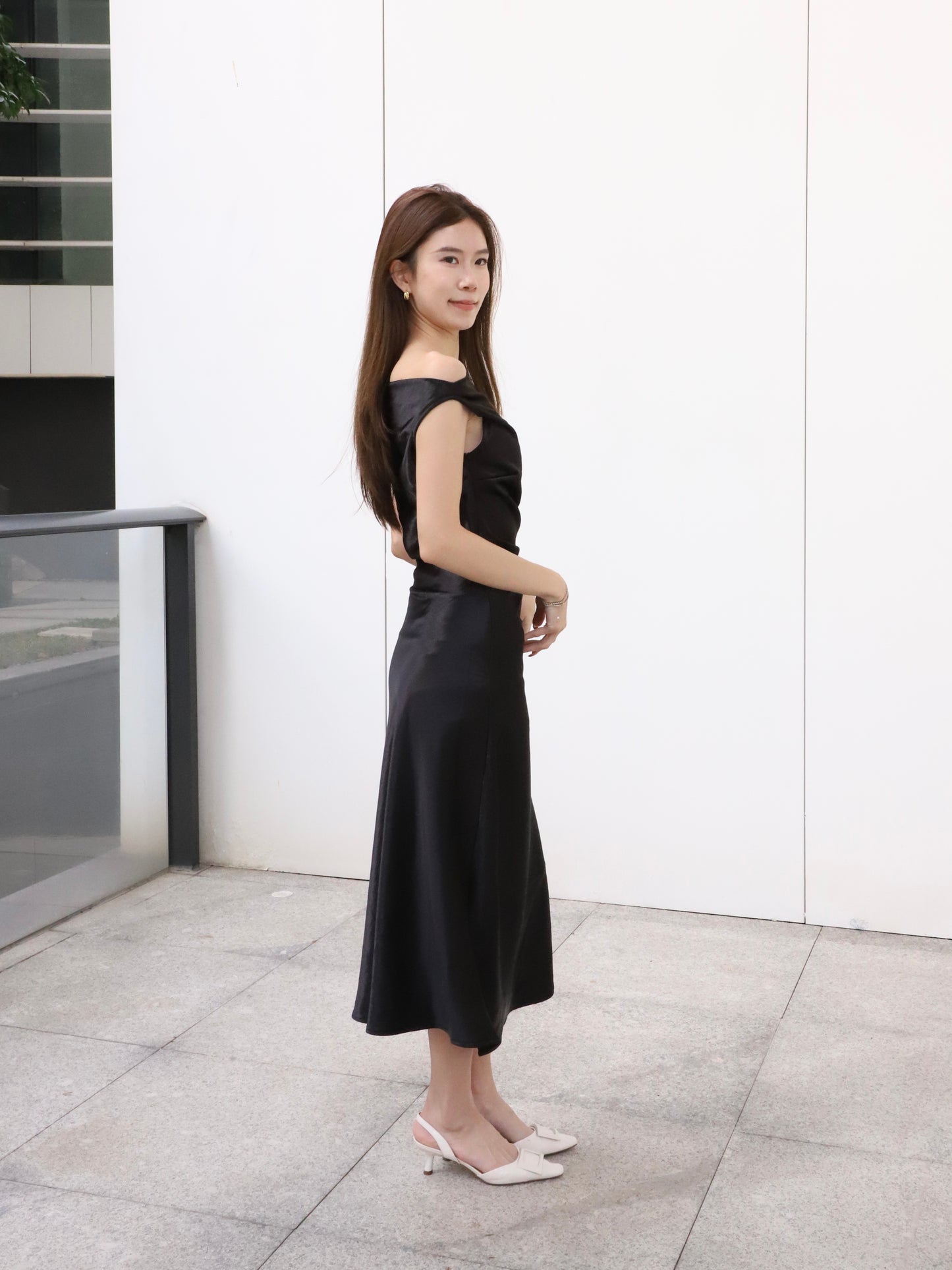 ashchic made One side off silk maxi dress