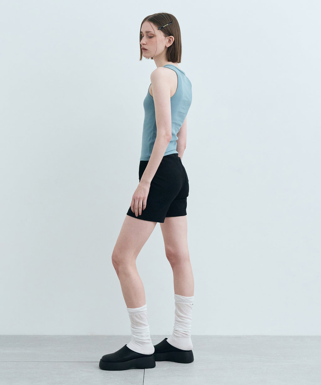 W U NECK SLEEVELESS