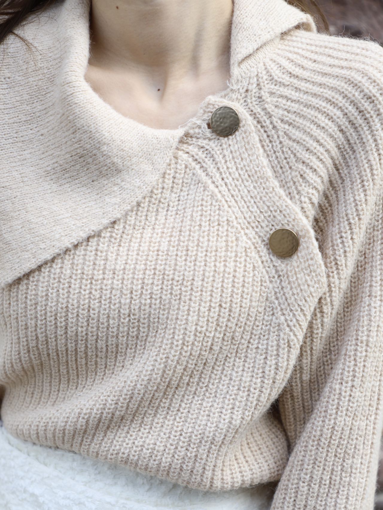 Uneven Collar Neck & Gold Button Long Sleeves Sweater