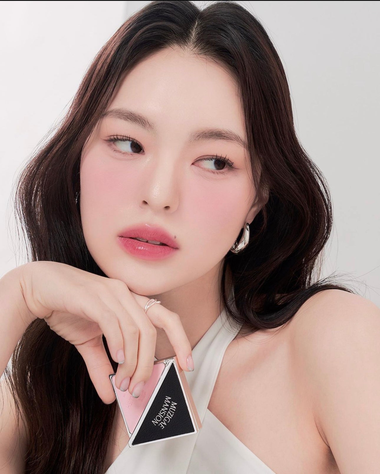 Muzigae Mansion on cheeks