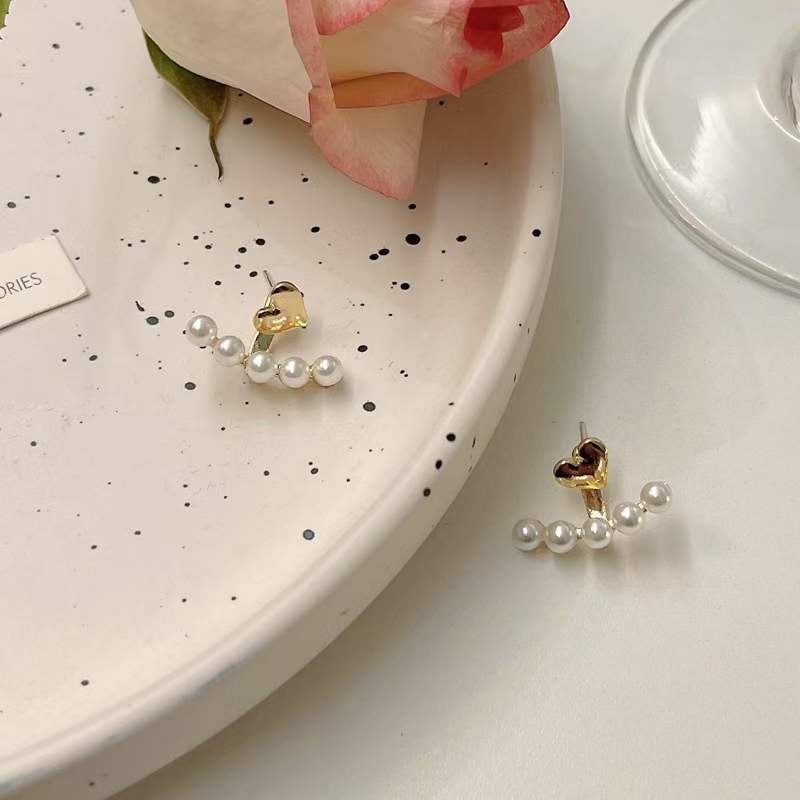 Little Heart & Pearl Earrings