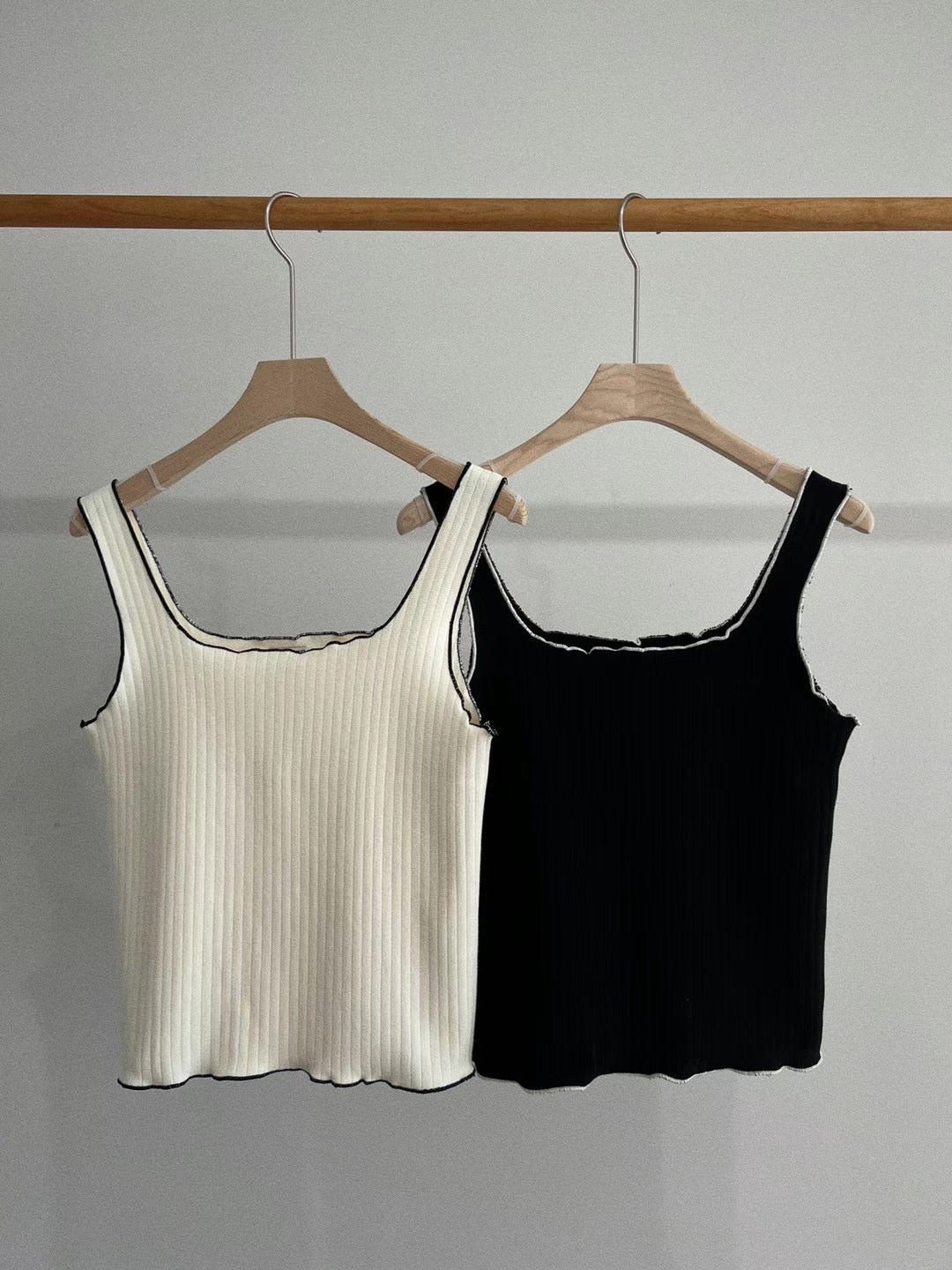 Outline Knitted Cami T Top
